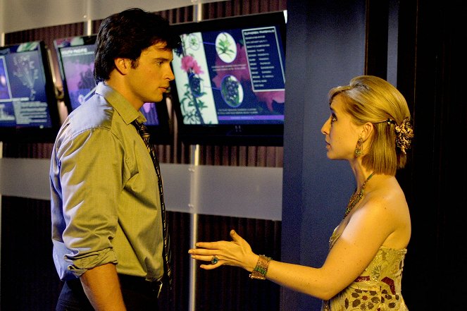 Smallville - Season 8 - Toxic - Photos - Tom Welling, Allison Mack