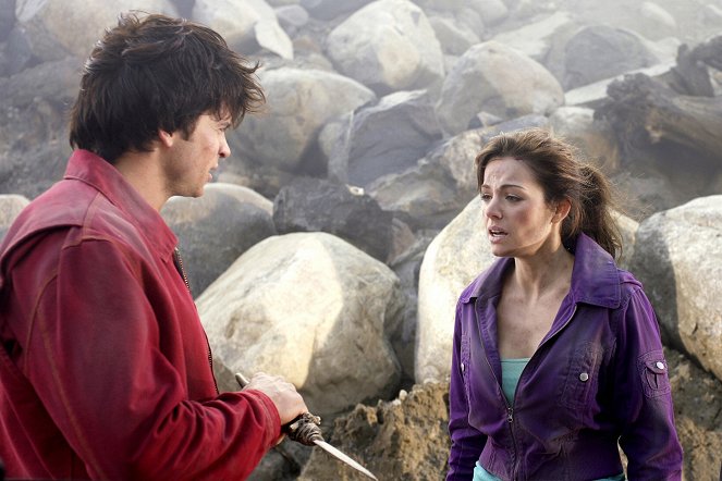 Smallville - Season 8 - Bloodline - Photos - Tom Welling, Erica Durance