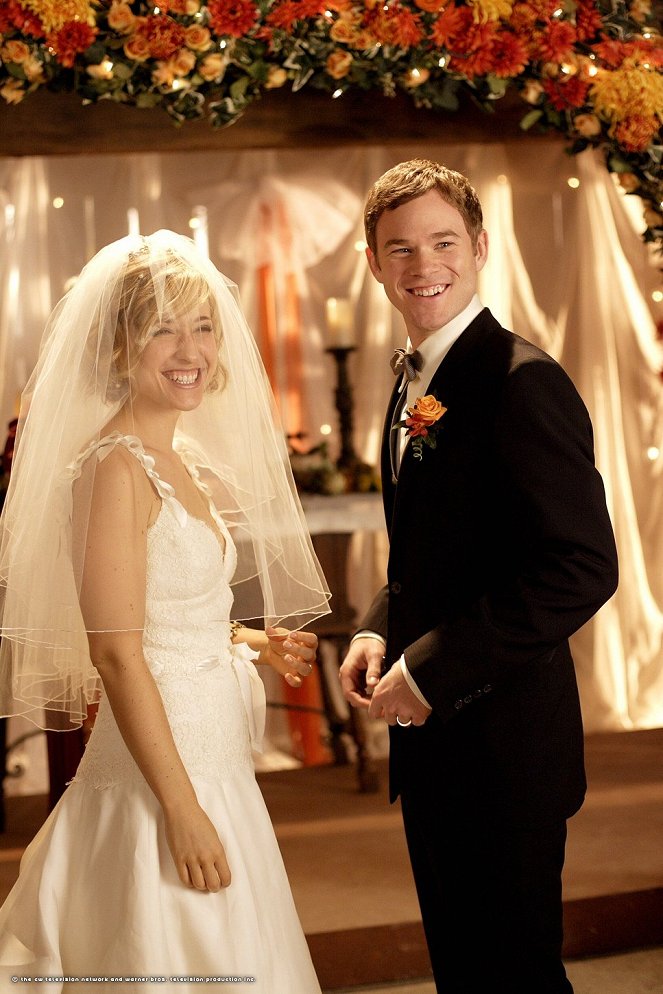 Smallville - Bride - Z filmu - Erica Durance, Aaron Ashmore