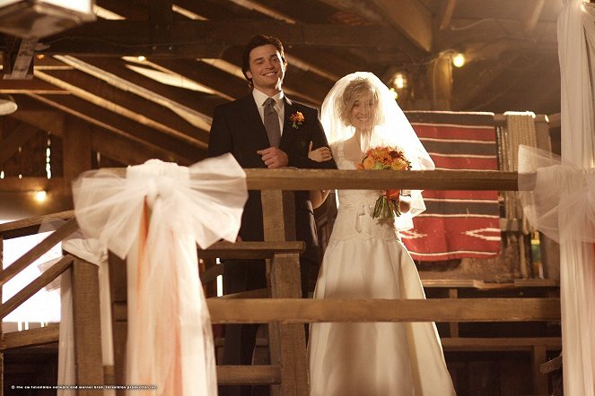 Smallville - Season 8 - Entführung der Braut - Filmfotos - Tom Welling, Allison Mack