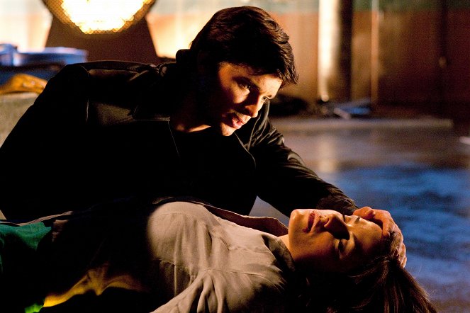 Smallville - Cyber force - Film - Tom Welling, Erica Durance