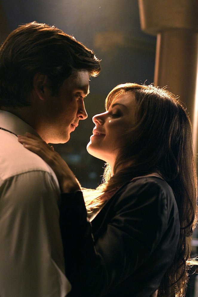 Smallville - Season 9 - Crossfire - Filmfotók - Tom Welling, Erica Durance