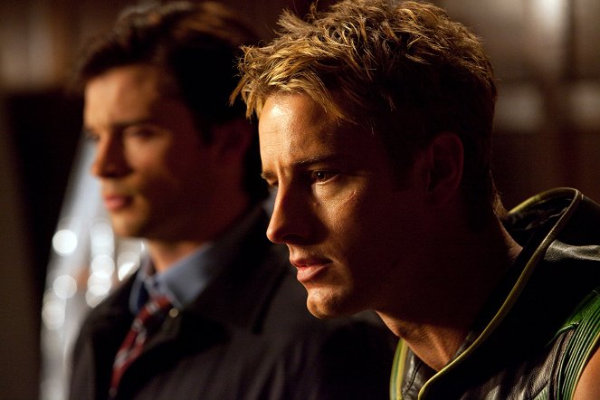 Smallville - L'Étoffe des héros - 1re partie - Film - Tom Welling, Justin Hartley