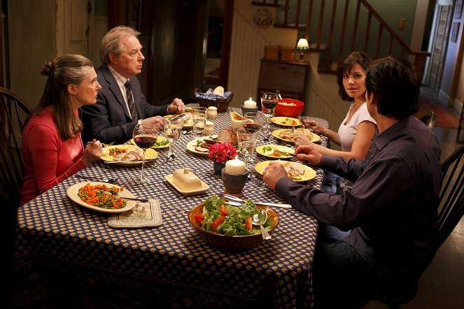 Smallville - Hostage - De la película - Annette O'Toole, Michael McKean, Erica Durance, Tom Welling