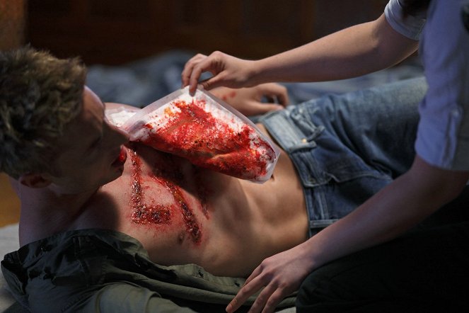 Smallville - Hostage - Filmfotók - Justin Hartley