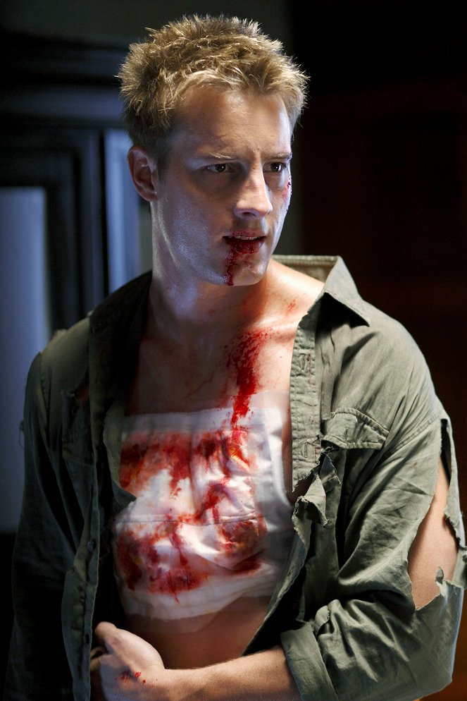 Smallville - Season 9 - Hostage - Photos - Justin Hartley