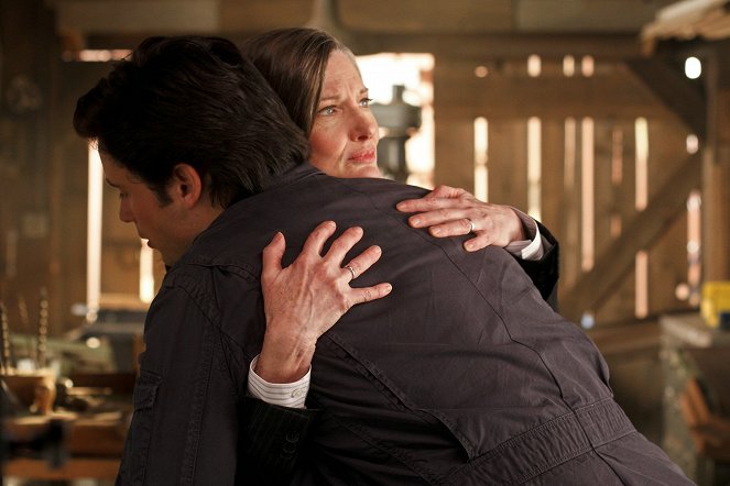 Smallville - Season 9 - Hostage - Filmfotók - Tom Welling, Annette O'Toole