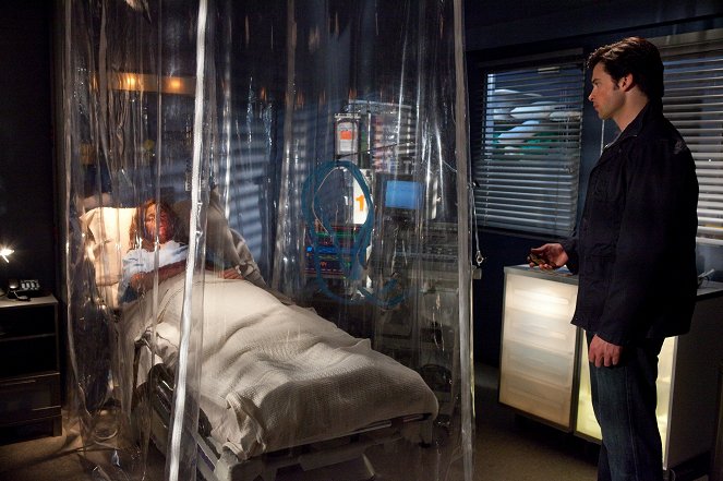 Smallville - Salvation - Photos - Cassidy Freeman, Tom Welling