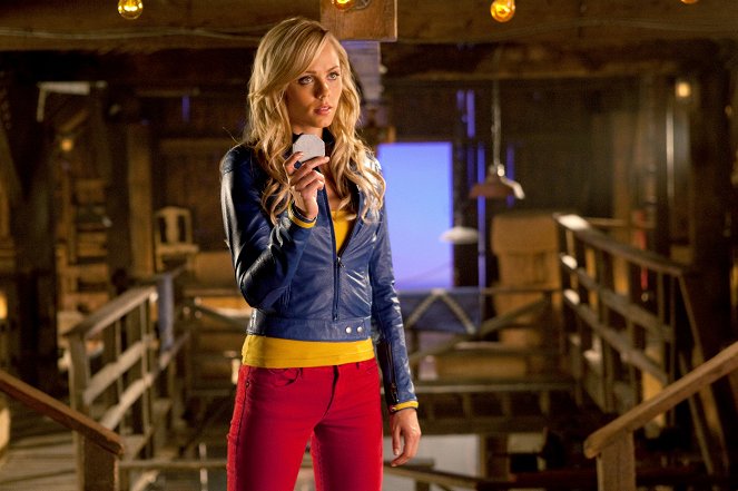 Smallville - Season 10 - Supergirl - Photos - Laura Vandervoort