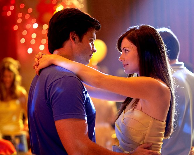 Smallville - Homecoming - Photos - Tom Welling, Erica Durance
