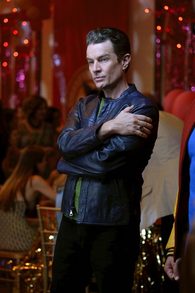 Smallville - Season 10 - Homecoming - Photos - James Marsters