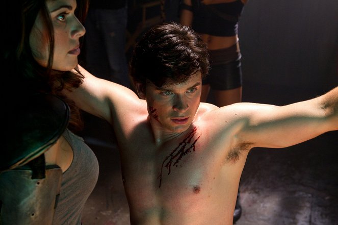 Smallville - Abandoned - Photos - Tom Welling