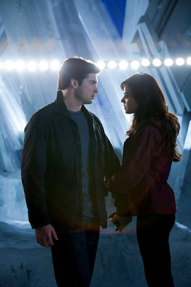 Smallville - Season 10 - Abandoned - Photos - Tom Welling, Erica Durance