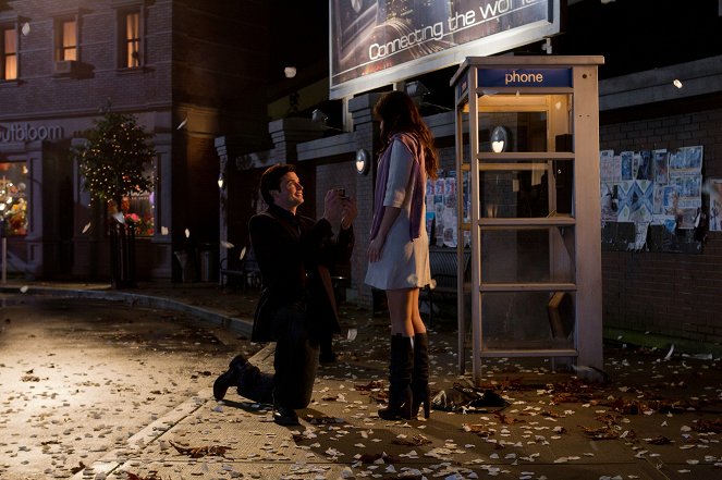 Smallville - Season 10 - Icarus - Photos - Tom Welling, Erica Durance