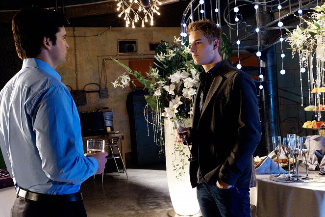 Smallville - Season 10 - Icarus - Photos - Tom Welling, Justin Hartley