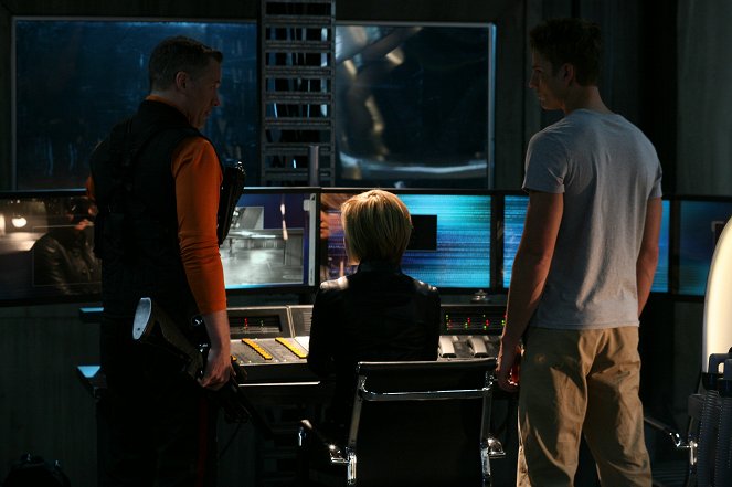 Smallville - Collateral - Photos - Ted Whittall, Allison Mack, Justin Hartley