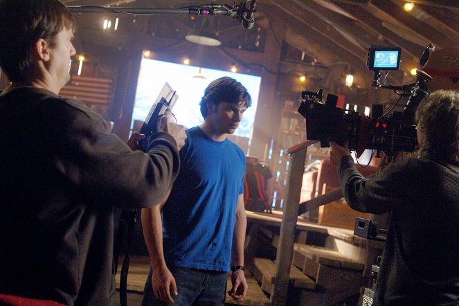 Smallville - Season 5 - Bekerítve - Forgatási fotók - Tom Welling
