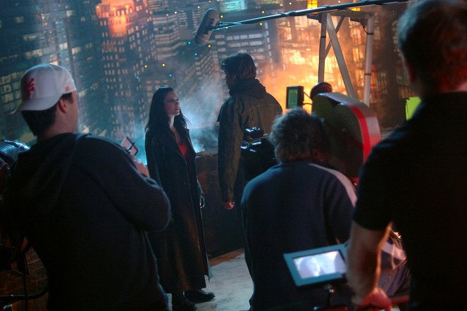 Smallville - Season 5 - Nichts mehr, wie es war - Dreharbeiten - Denise Quiñones