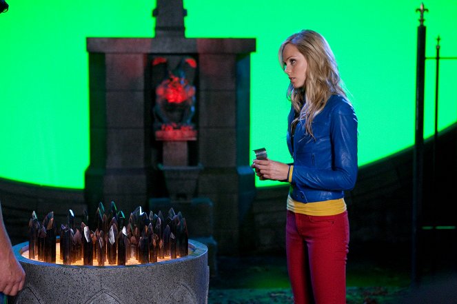 Smallville - Season 10 - Der Zweifel - Dreharbeiten - Laura Vandervoort
