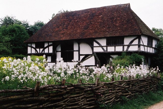 Tudor Monastery Farm - Do filme