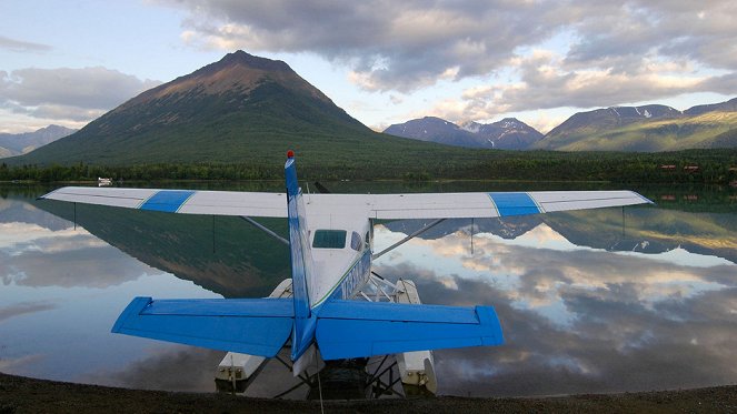 Alaska Wing Men - Do filme