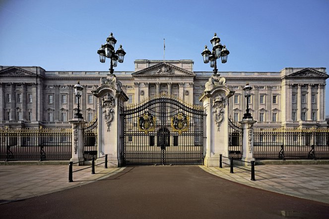 The Queen's Palaces - Do filme