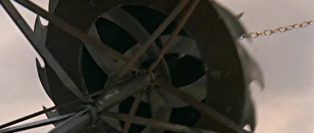 La guillotina voladora - De la película