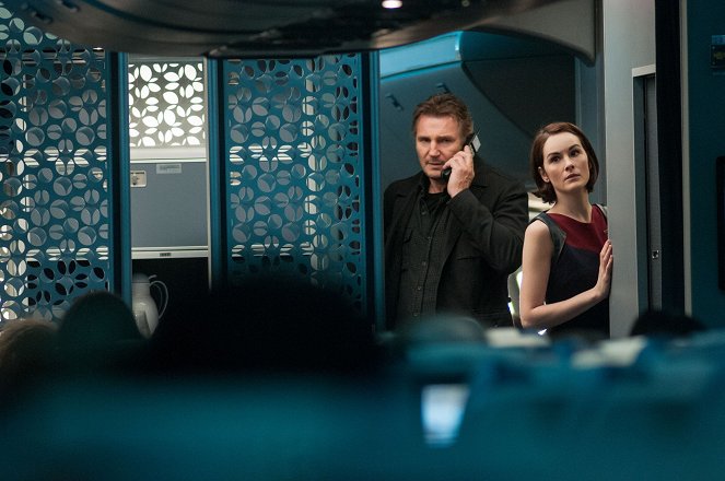 Non-Stop (Sin escalas) - De la película - Liam Neeson, Michelle Dockery