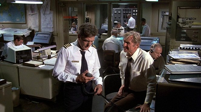 Airplane! - Van film - Robert Stack, Lloyd Bridges