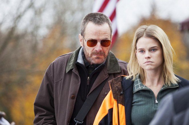 En el frío de la noche - De la película - Bryan Cranston, Alice Eve