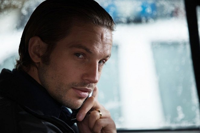 Cold Comes the Night - Filmfotos - Logan Marshall-Green