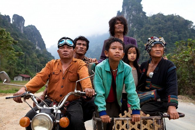 The Rocket - Van film - Sitthiphon Disamoe, Loungnam Kaosainam