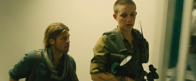 World War Z - Filmfotos - Brad Pitt, דניאלה קרטס