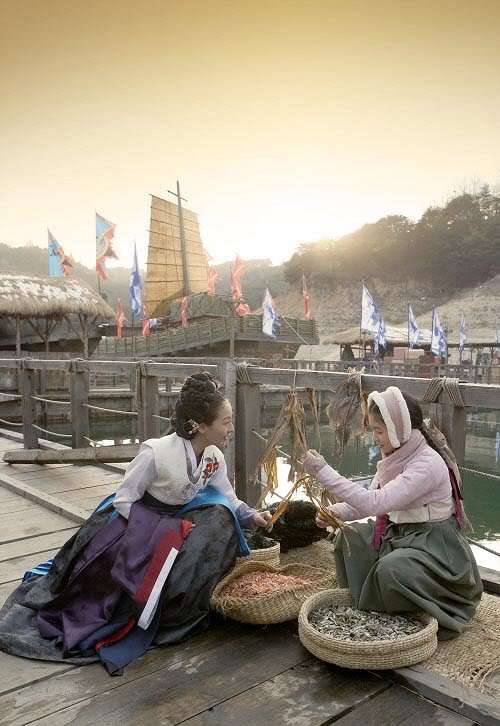 Geosang Kim Man Deok - Filmfotos - Mi-yeon Lee, Eun-Kyung Shim