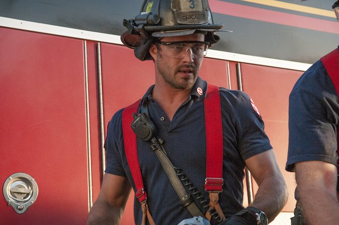 Chicago Fire - Professional Courtesy - Photos - Taylor Kinney