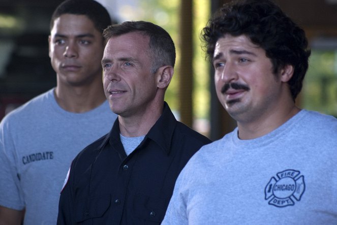 Chicago Fire - Poslední minuta - Z filmu - Charlie Barnett, David Eigenberg, Yuriy Sardarov