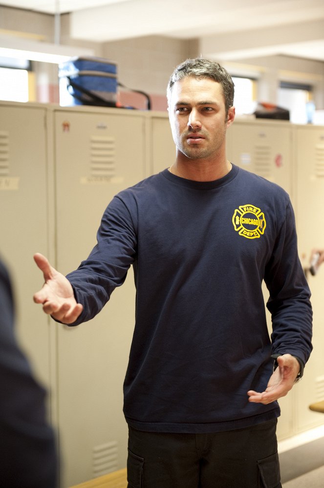 Chicago Fire - Hanging On - Photos - Taylor Kinney