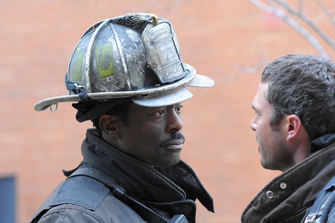 Chicago Fire - Season 1 - Život není fér - Z filmu - Eamonn Walker