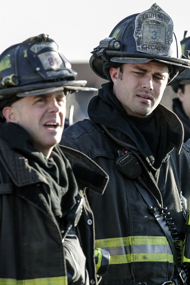 Chicago Fire - Harte Entscheidungen - Filmfotos - David Eigenberg, Taylor Kinney