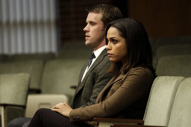 Chicago Fire - Warm and Dead - Photos - Jesse Spencer, Monica Raymund
