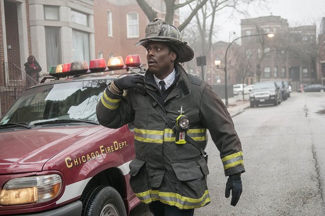 Chicago Fire - Season 1 - Sourozenci - Z filmu - Eamonn Walker