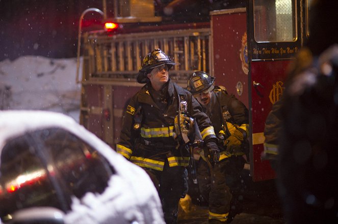 Chicago Fire - Helden - Filmfotos - David Eigenberg, Yuriy Sardarov