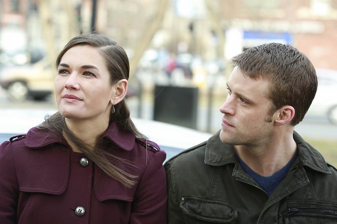 Chicago Fire - Rufmord - Filmfotos - Teri Reeves, Jesse Spencer