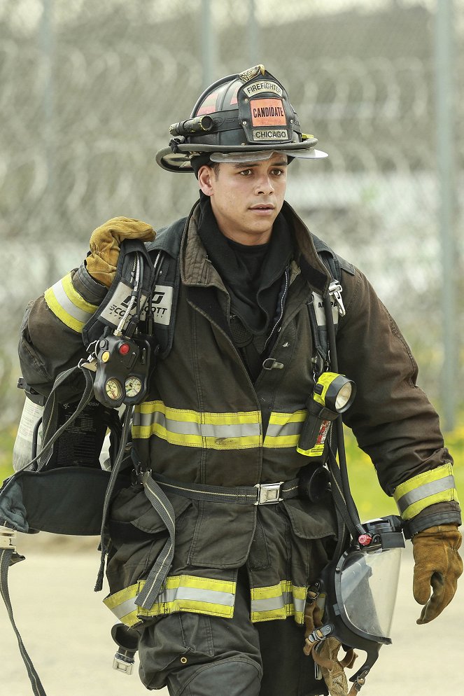 Chicago Fire - Season 1 - Piekielna jazda - Z filmu - Charlie Barnett