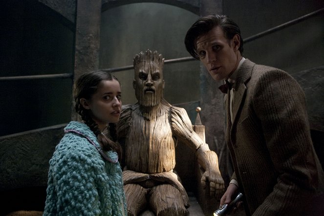 Doctor Who - The Doctor, the Widow and the Wardrobe - Photos - Holly Earl, Matt Smith