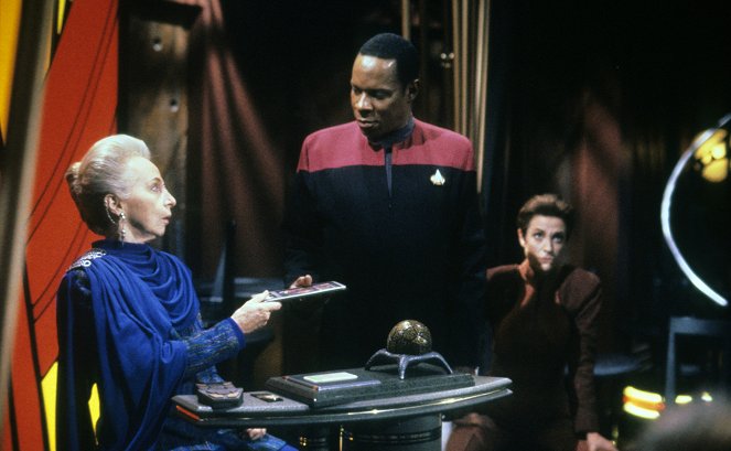 Star Trek: Stacja kosmiczna - Season 1 - Dax - Z filmu - Anne Haney, Avery Brooks, Nana Visitor