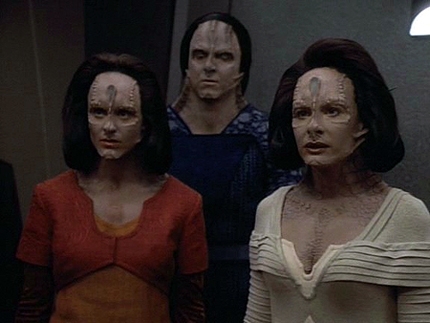 Star Trek: Deep Space Nine - Season 2 - Profit and Loss - Photos - Heidi Swedberg, Michael Reilly Burke, Mary Crosby