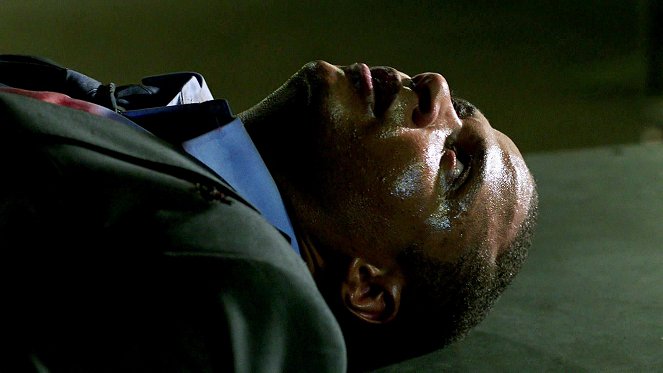 Arrow - Unschuldig - Filmfotos - David Ramsey