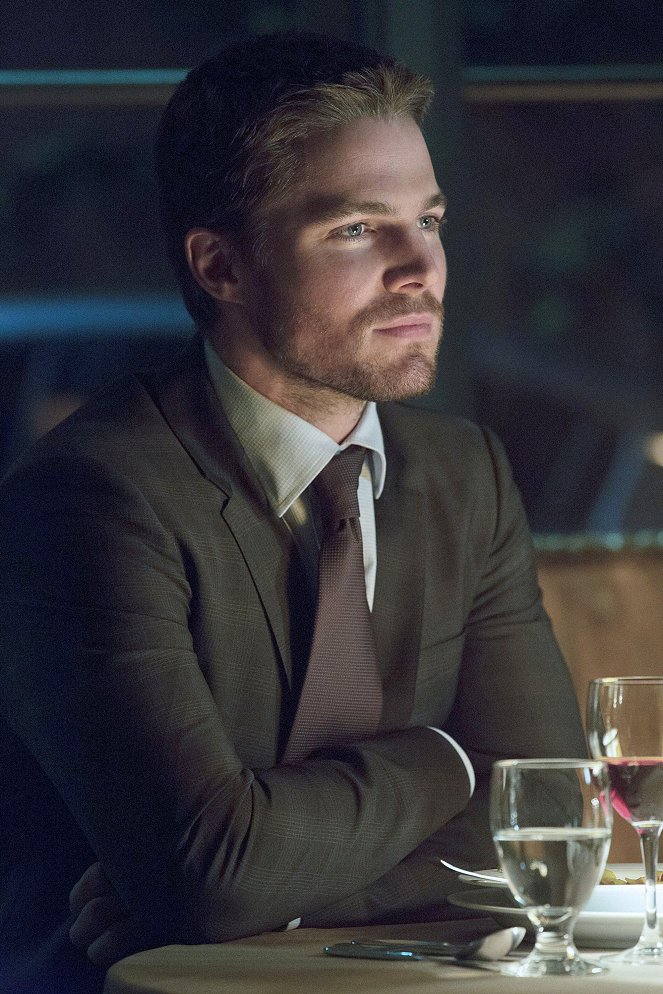 Arrow - Muse of Fire - Photos - Stephen Amell