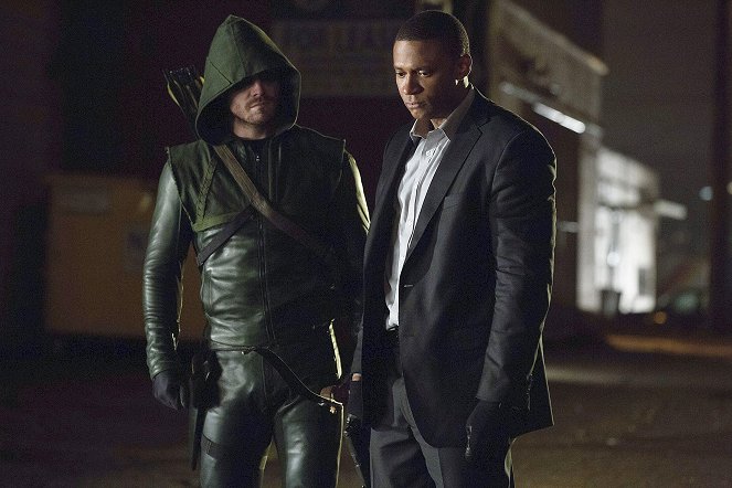 Arrow - Ufaj, ale sprawdzaj - Z filmu - Stephen Amell, David Ramsey